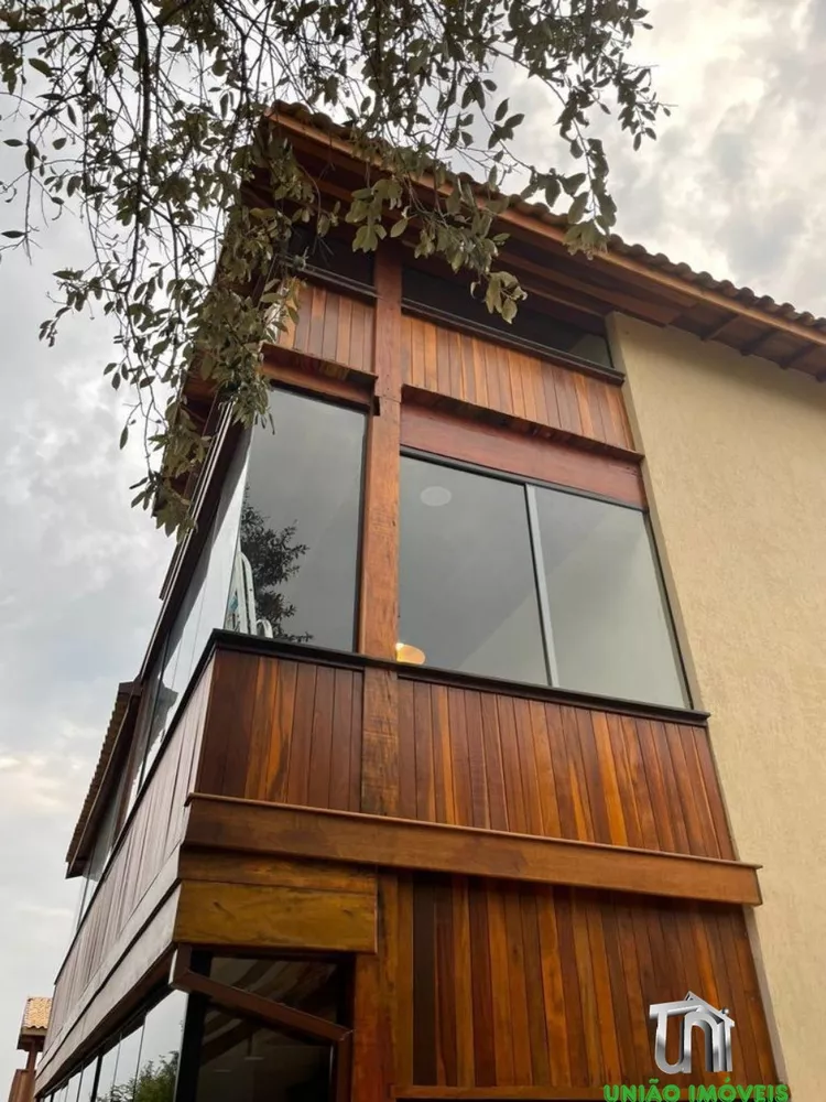 Casa à venda e aluguel com 4 quartos, 182m² - Foto 2