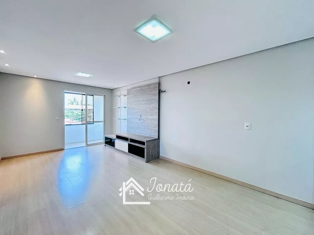 Apartamento à venda com 2 quartos, 72m² - Foto 2