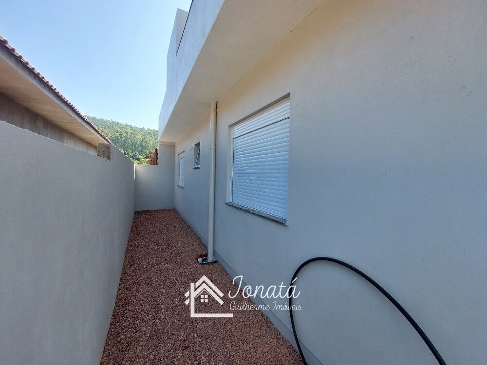 Casa à venda com 2 quartos, 89m² - Foto 4