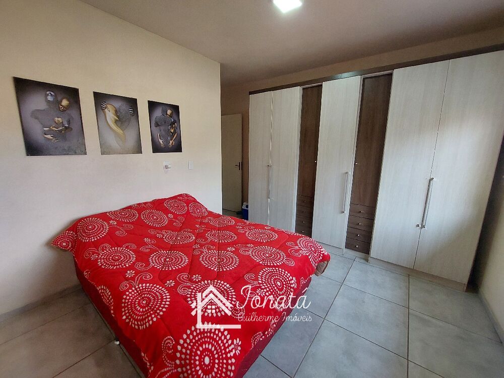 Casa à venda com 5 quartos, 168m² - Foto 3
