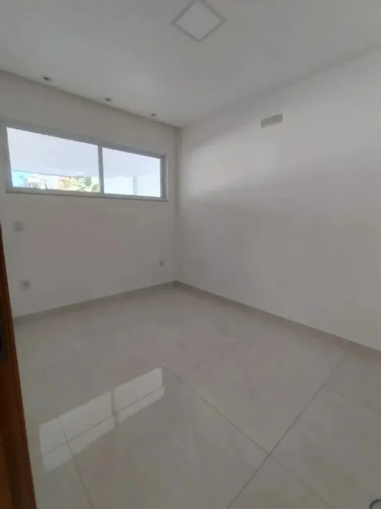 Casa, 4 quartos, 229 m² - Foto 1