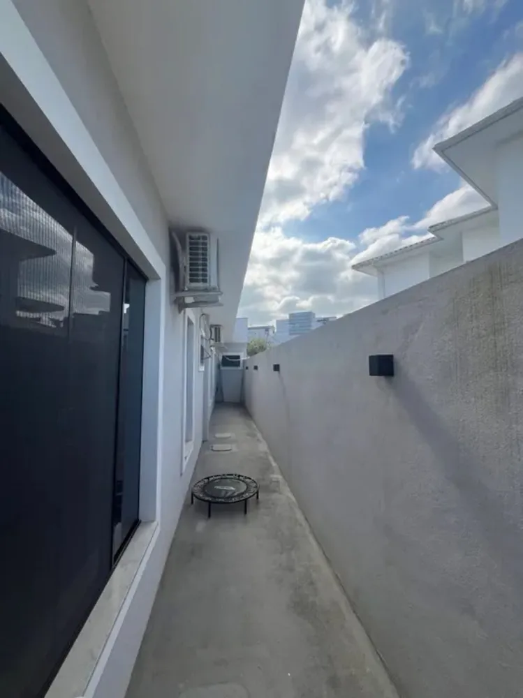 Casa, 4 quartos, 240 m² - Foto 19