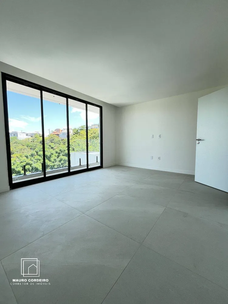 Cobertura, 3 quartos, 225 m² - Foto 2