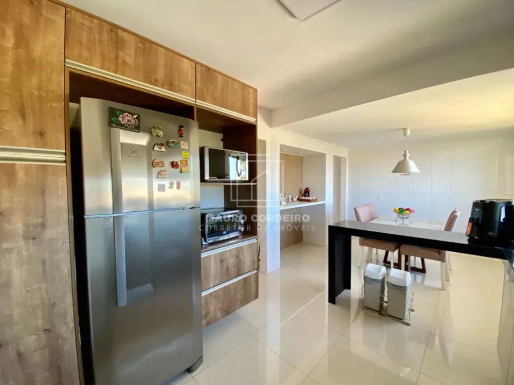 Casa, 4 quartos, 266 m² - Foto 1