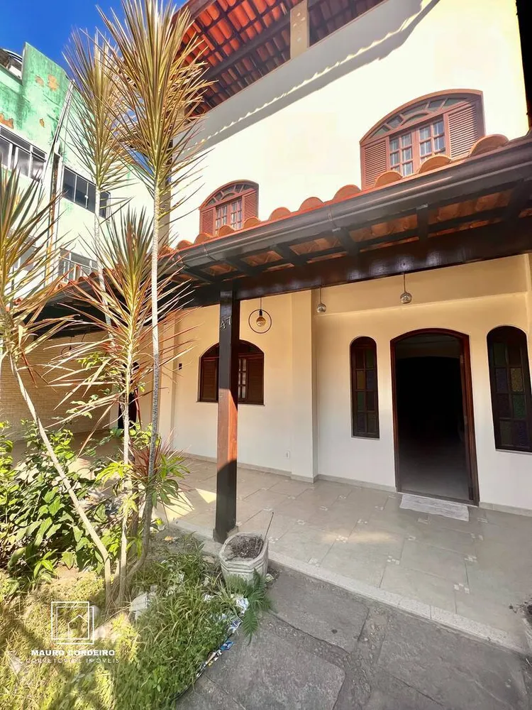 Casa, 4 quartos, 176 m² - Foto 1