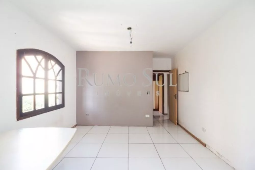 Casa à venda com 3 quartos, 201m² - Foto 9