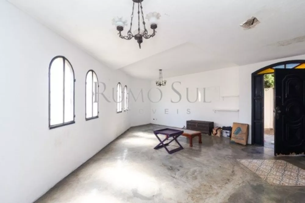 Casa à venda com 3 quartos, 201m² - Foto 2