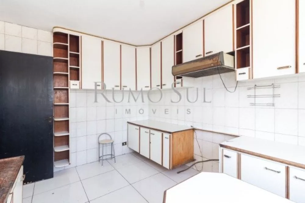 Casa à venda com 3 quartos, 201m² - Foto 7