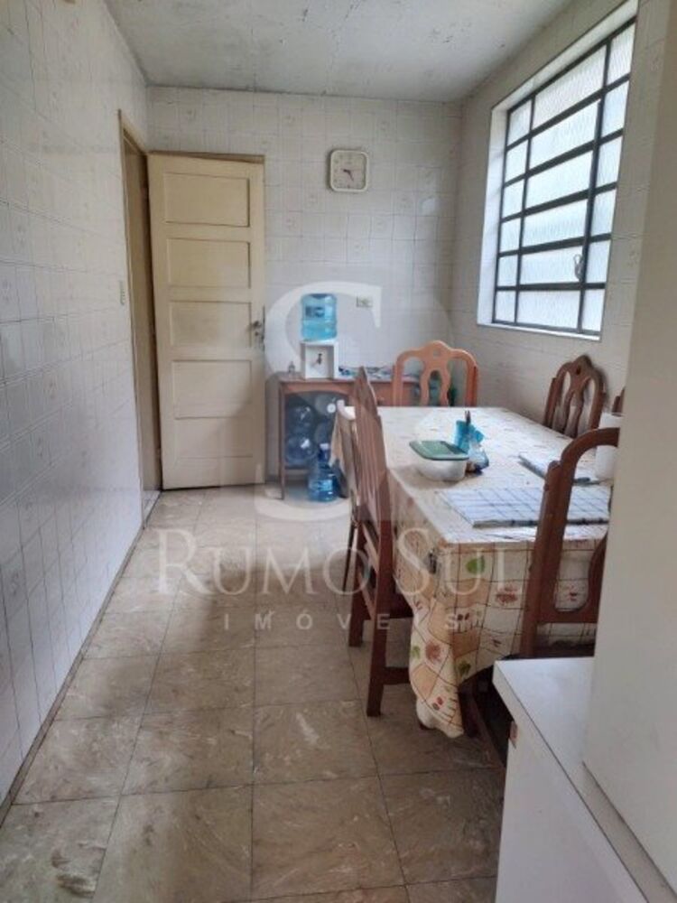 Casa Comercial à venda com 3 quartos, 225m² - Foto 2