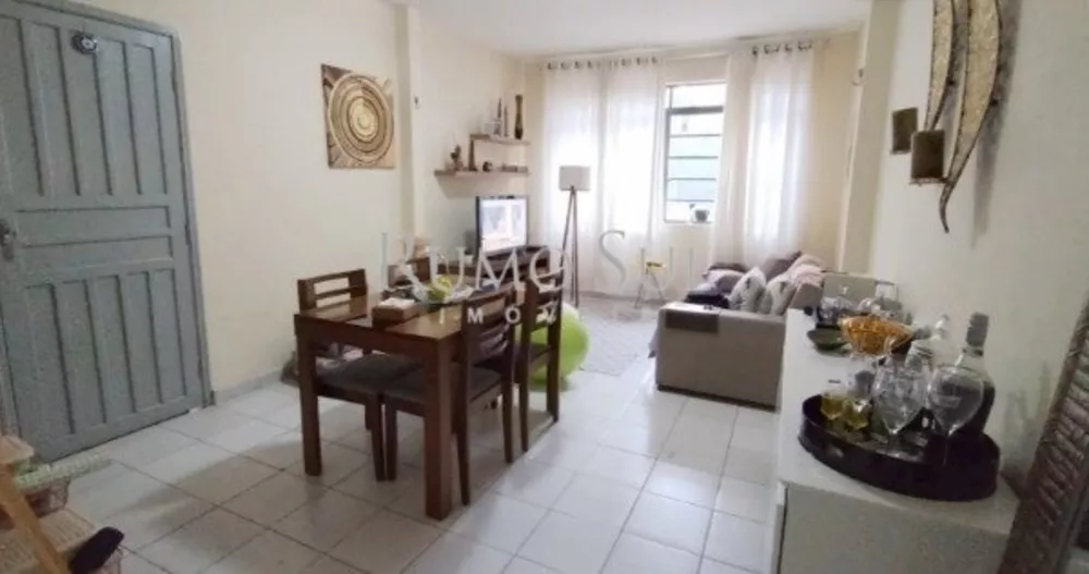 Casa à venda com 2 quartos, 100m² - Foto 1