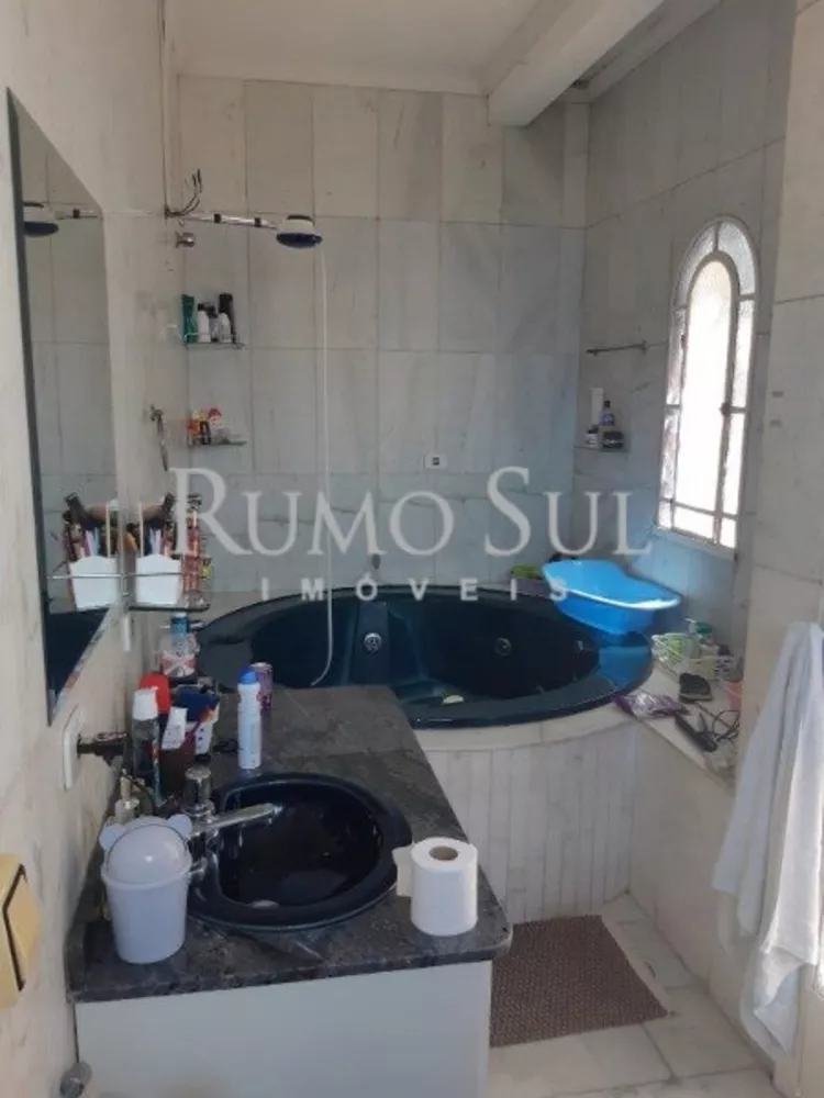 Casa, 4 quartos, 225 m² - Foto 4