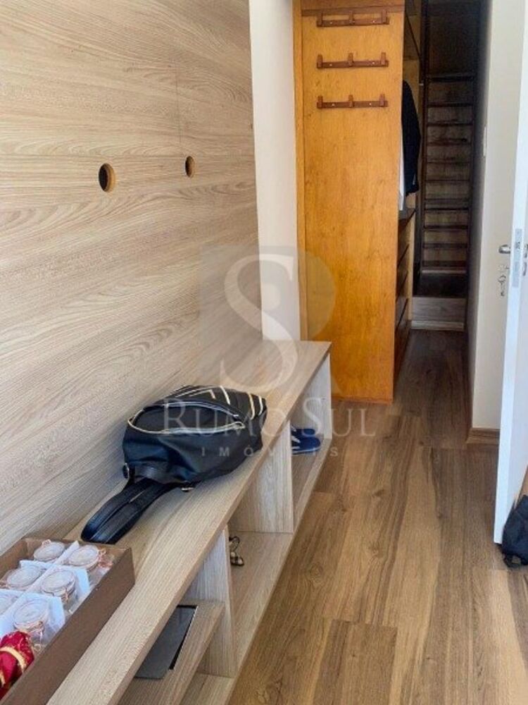 Casa, 3 quartos, 243 m² - Foto 1