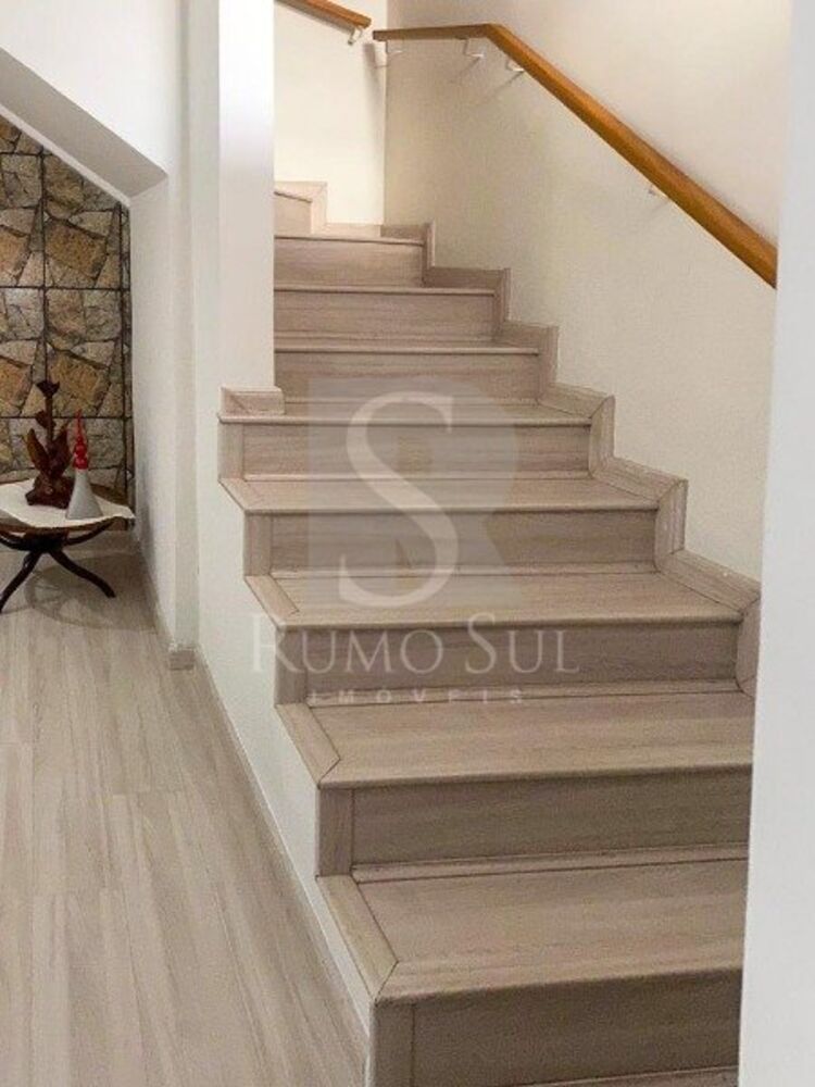 Casa, 3 quartos, 243 m² - Foto 3