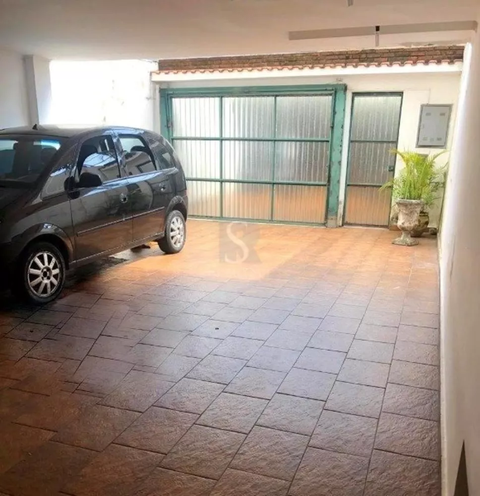 Casa à venda com 3 quartos, 303m² - Foto 1