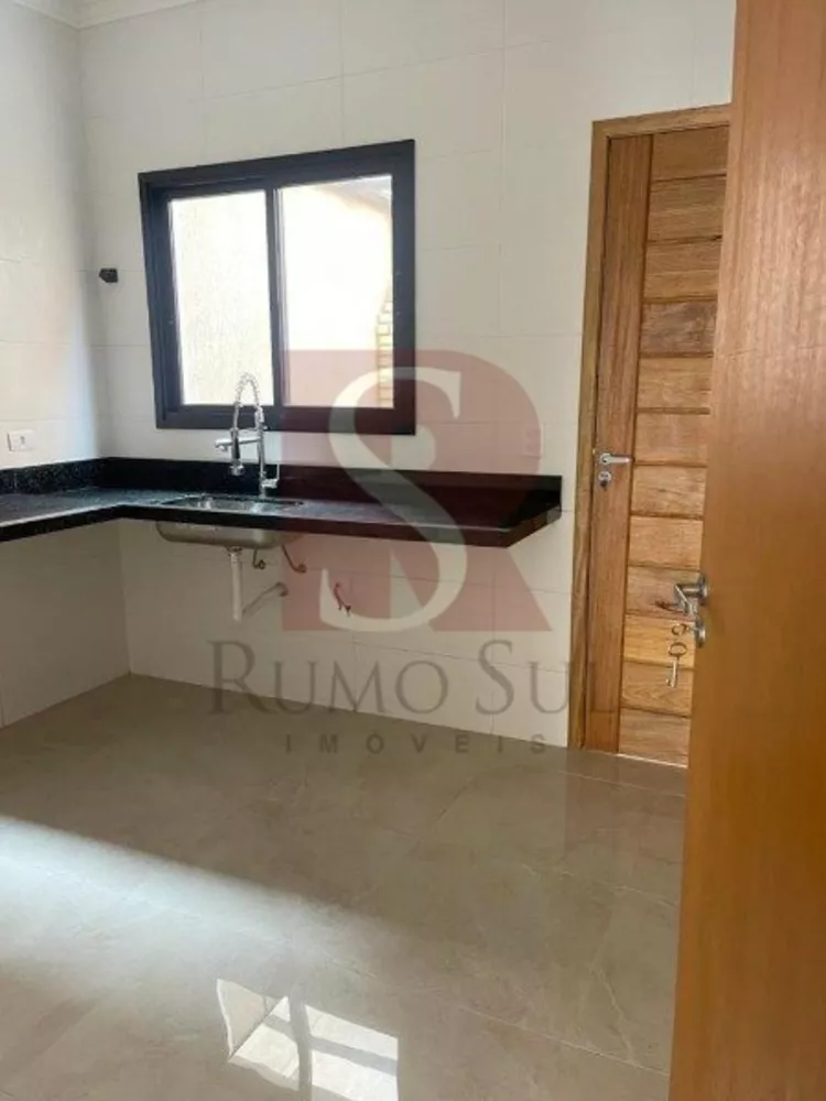 Casa à venda com 3 quartos, 100m² - Foto 4