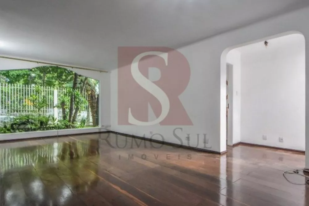 Casa para alugar com 3 quartos, 351m² - Foto 1