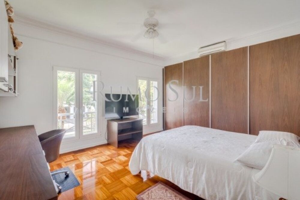 Casa, 5 quartos, 840 m² - Foto 1