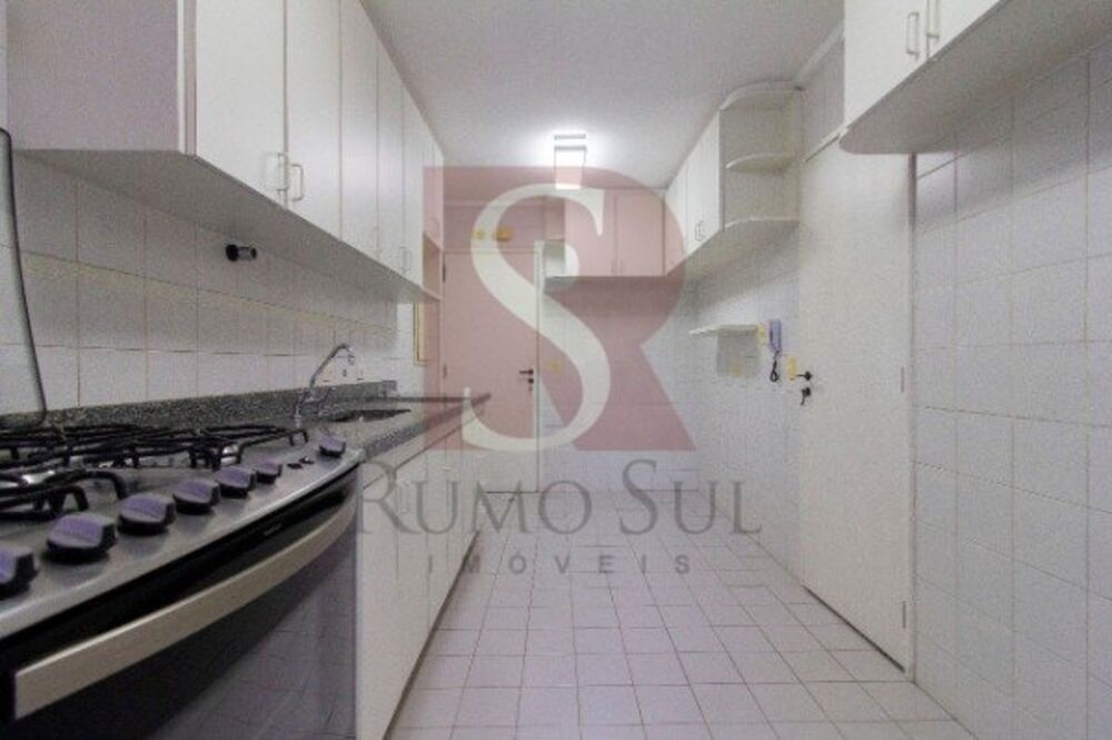 Apartamento à venda com 3 quartos, 121m² - Foto 2