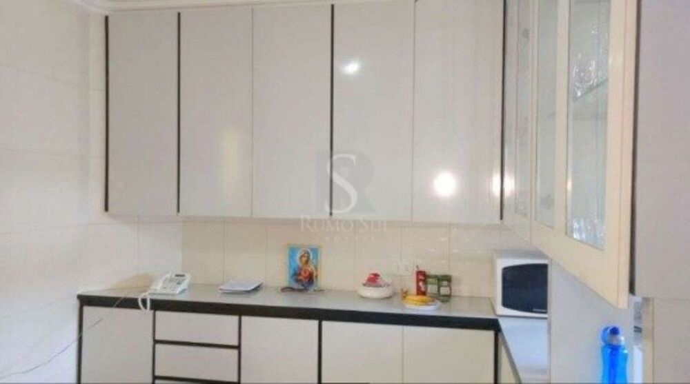 Casa à venda com 3 quartos, 228m² - Foto 7