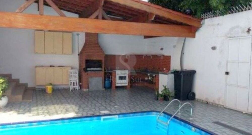 Casa à venda com 3 quartos, 228m² - Foto 17