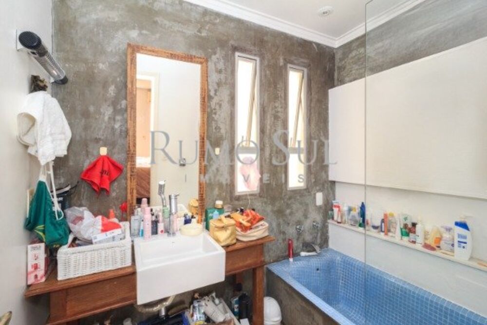 Cobertura à venda com 3 quartos, 240m² - Foto 1