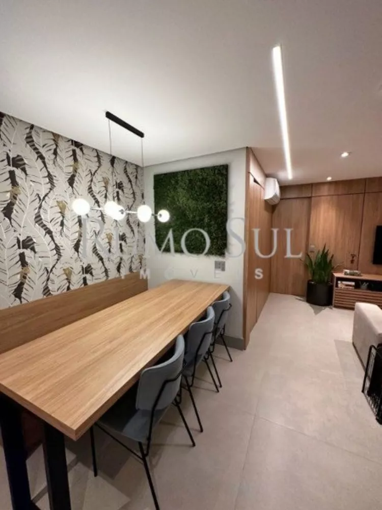 Apartamento à venda com 2 quartos, 61m² - Foto 4