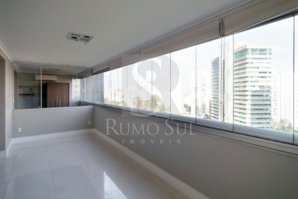 Apartamento à venda com 3 quartos, 176m² - Foto 1