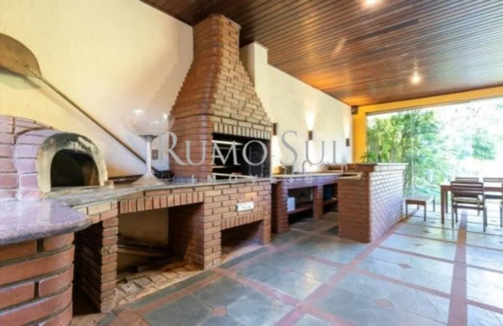 Casa, 5 quartos, 619 m² - Foto 1