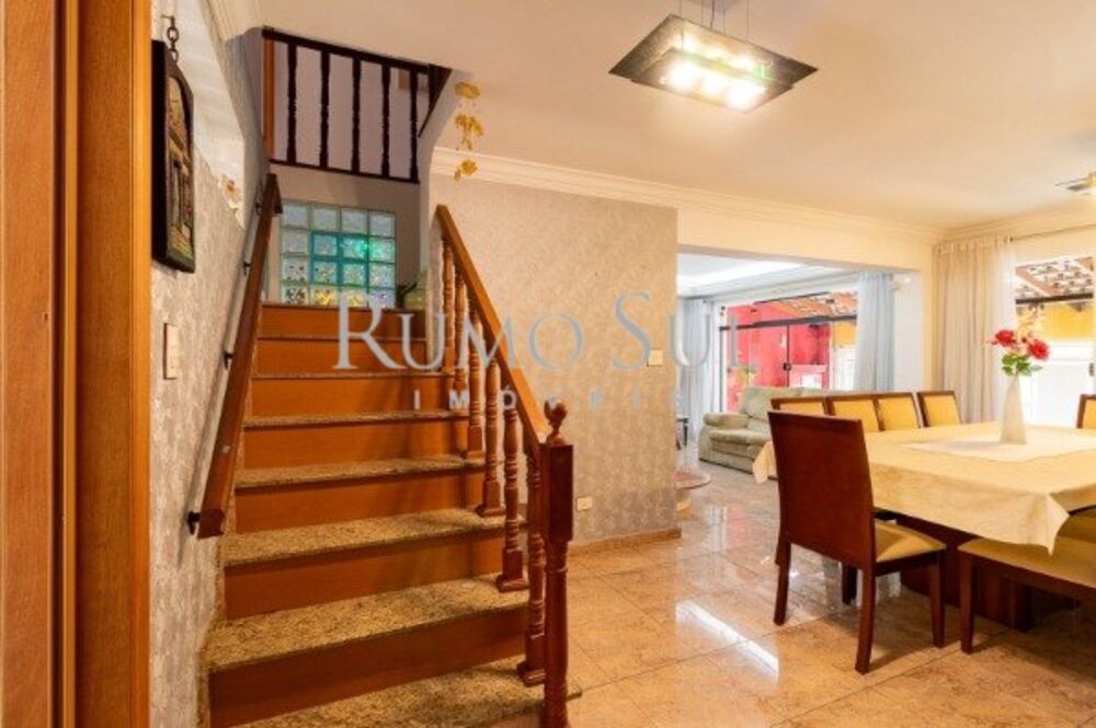 Casa à venda com 4 quartos, 228m² - Foto 3