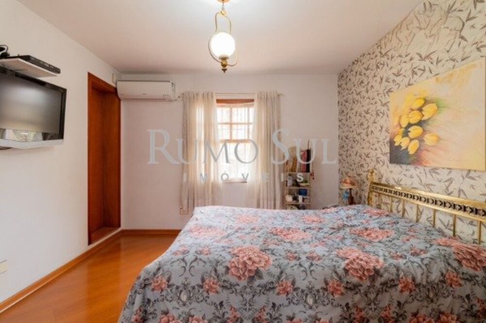 Casa à venda com 4 quartos, 228m² - Foto 4