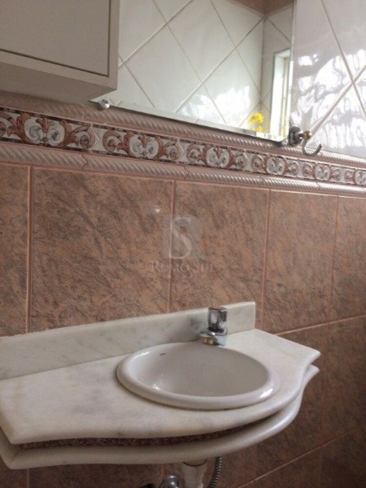 Casa à venda com 3 quartos, 110m² - Foto 4