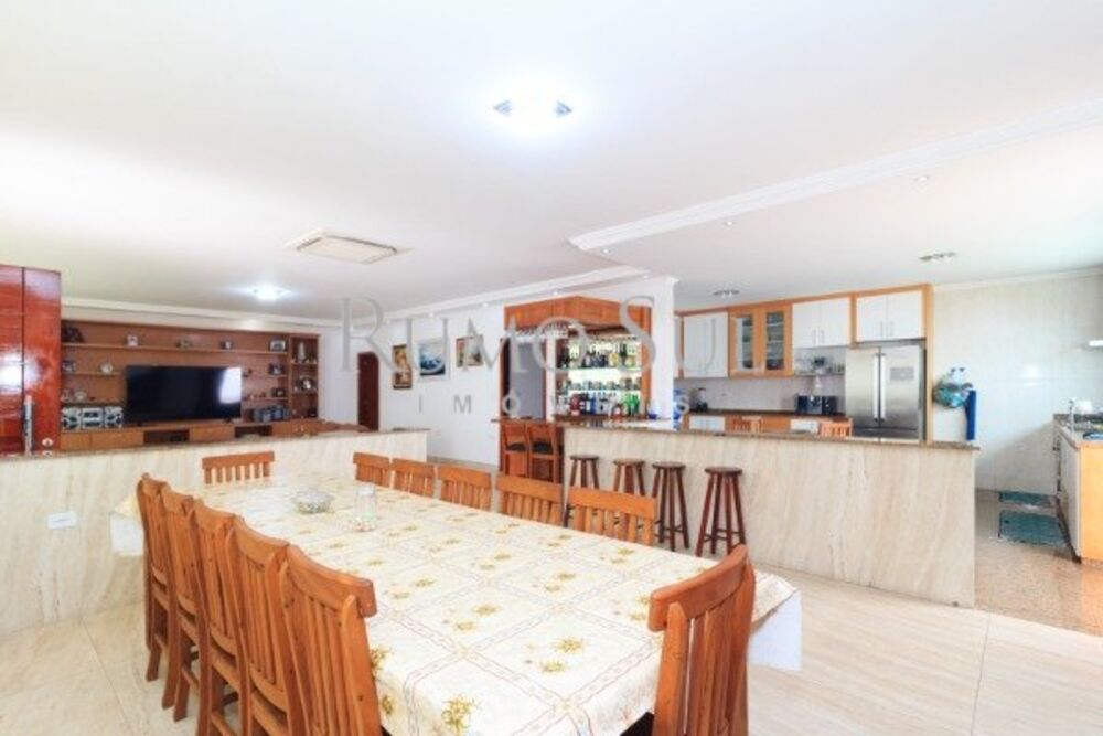 Casa à venda com 4 quartos, 674m² - Foto 1