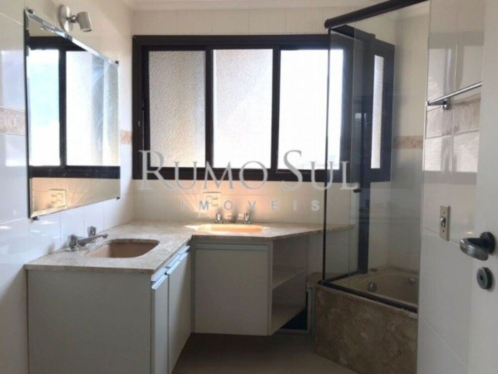Apartamento, 3 quartos, 136 m² - Foto 1