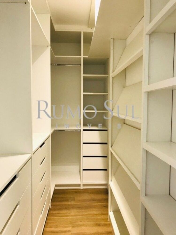 Apartamento para alugar com 3 quartos, 232m² - Foto 10