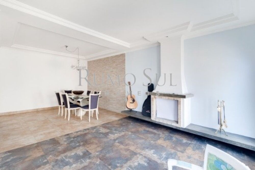 Casa, 3 quartos, 250 m² - Foto 1