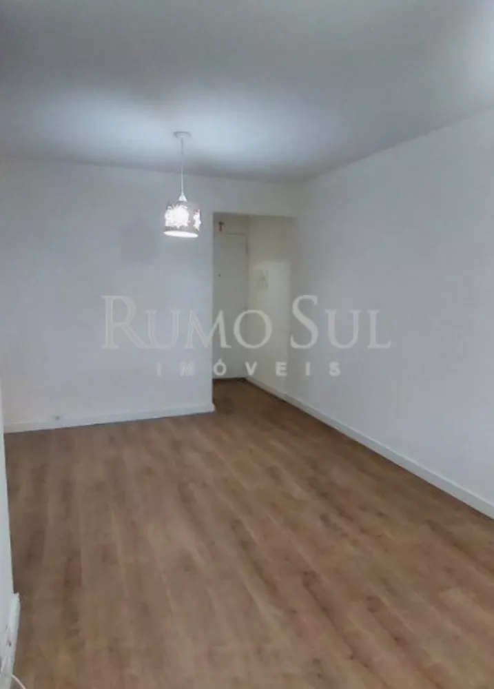 Apartamento à venda com 3 quartos, 72m² - Foto 2