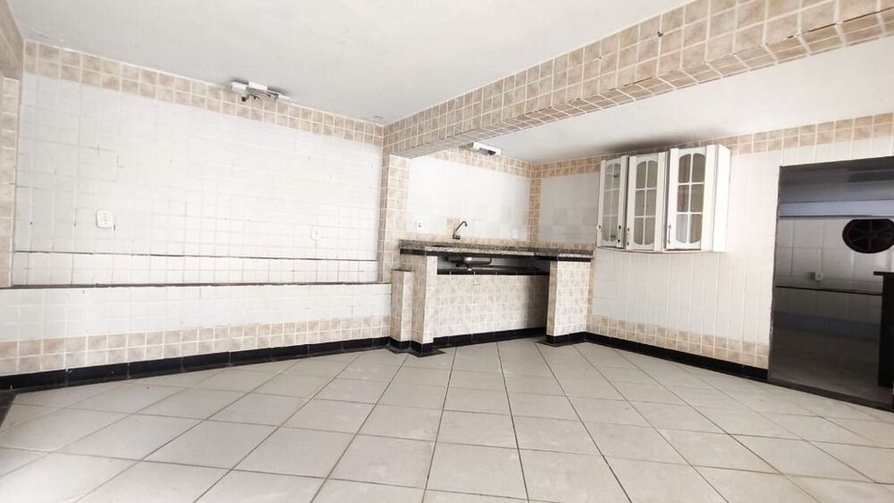 Casa de Condomínio para alugar com 6 quartos, 318m² - Foto 18