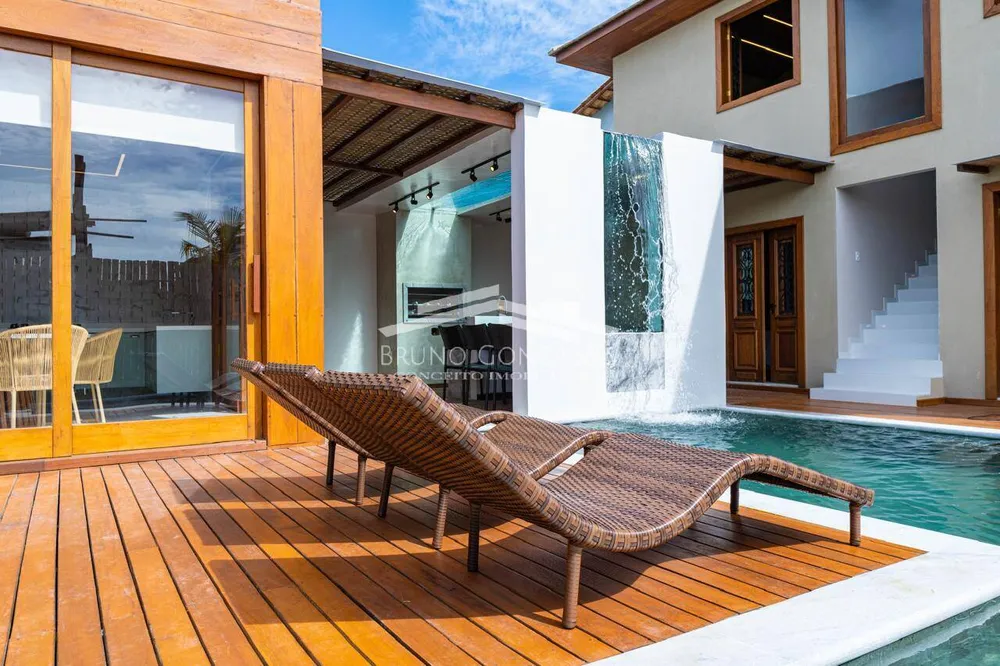 Casa, 5 quartos, 265 m² - Foto 2