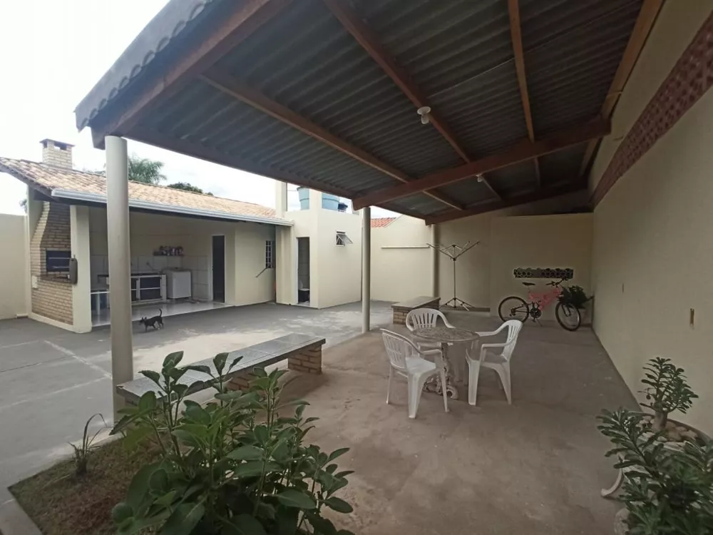 Casa à venda com 3 quartos - Foto 1