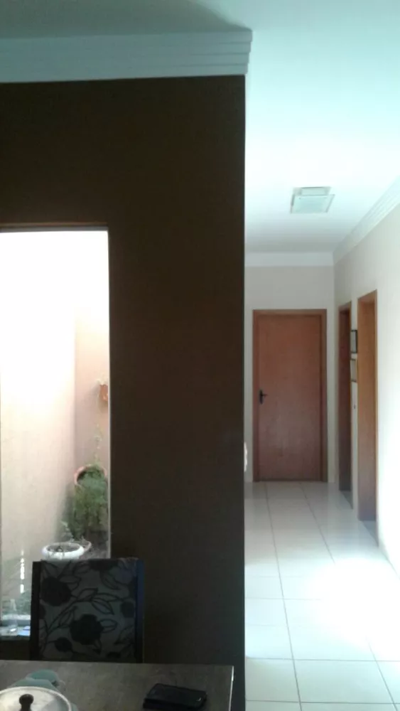 Casa à venda com 3 quartos, 107m² - Foto 1