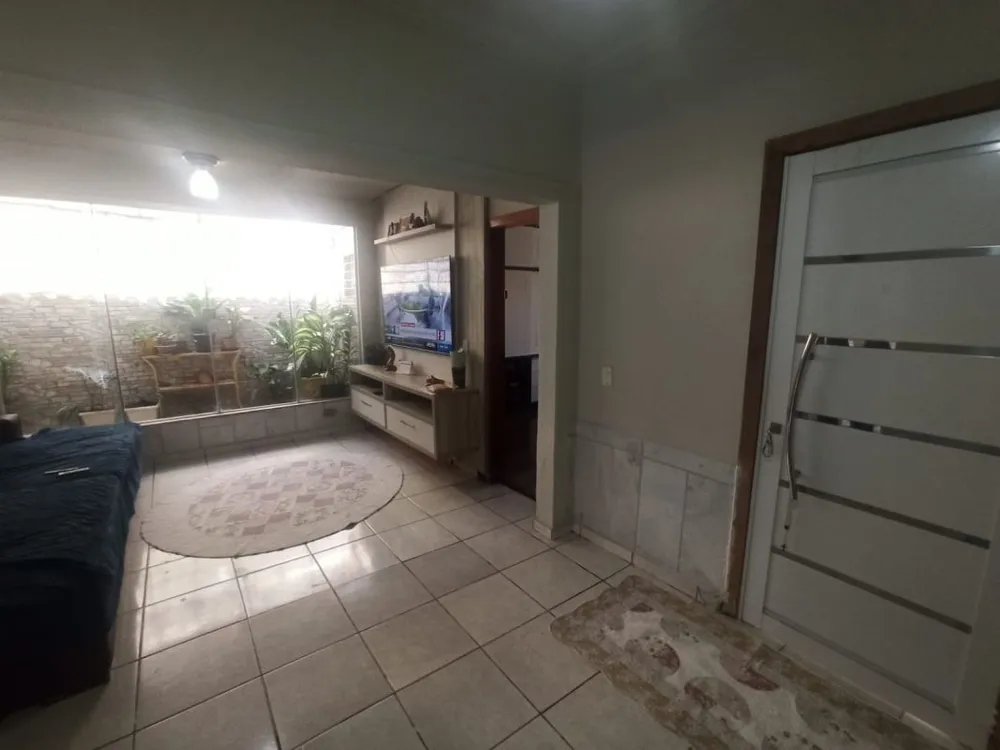Casa, 3 quartos, 238 m² - Foto 1
