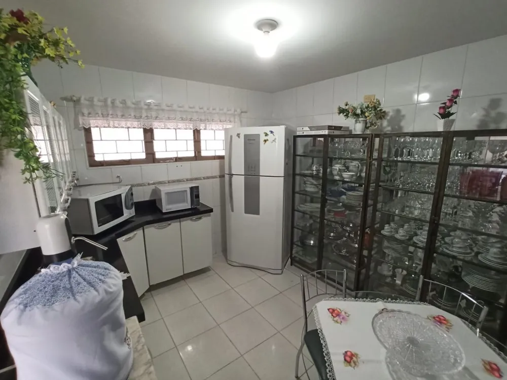 Casa, 3 quartos, 240 m² - Foto 8