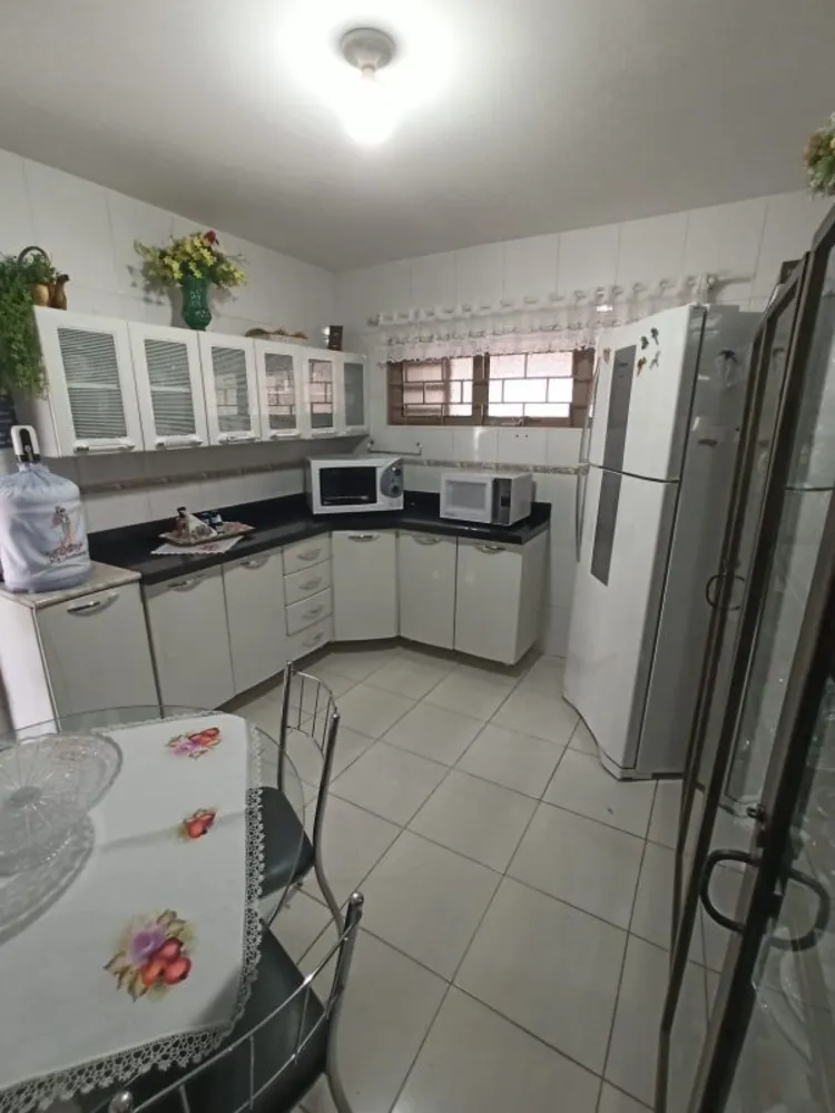 Casa, 3 quartos, 240 m² - Foto 9