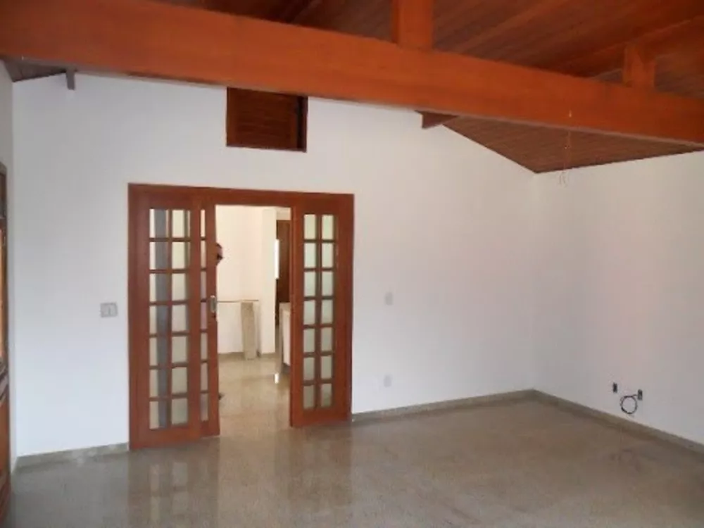 Fazenda à venda e aluguel com 6 quartos, 1500m² - Foto 4