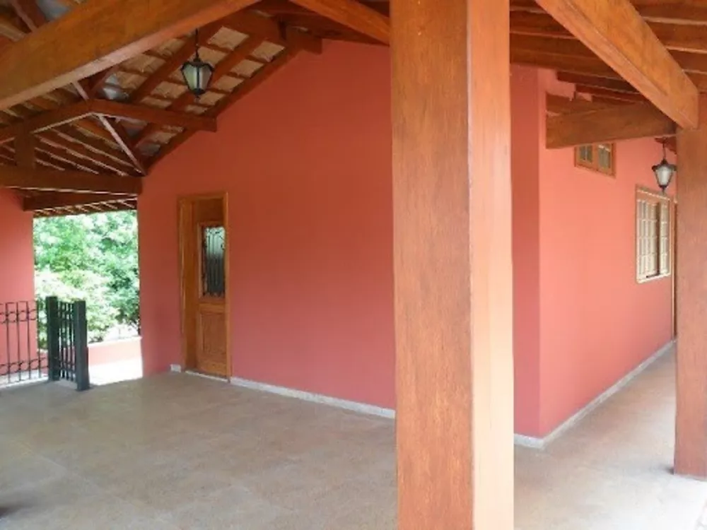 Fazenda à venda e aluguel com 6 quartos, 1500m² - Foto 1