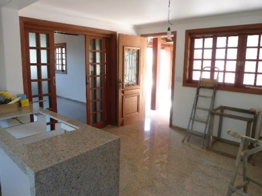 Fazenda à venda e aluguel com 6 quartos, 1500m² - Foto 2