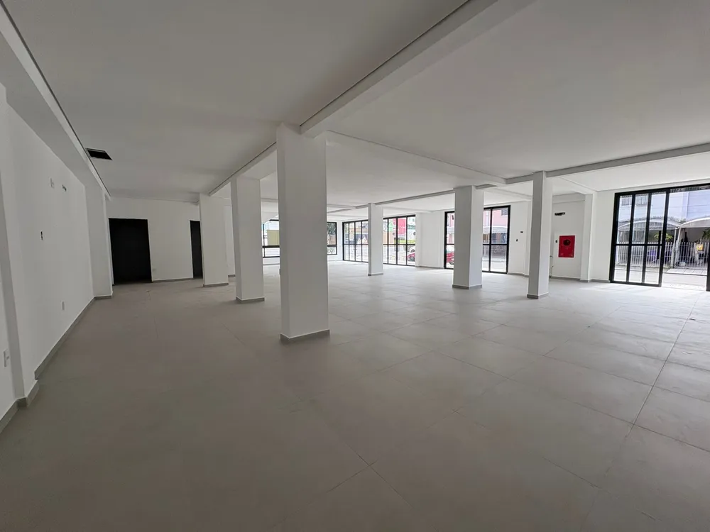 Sala-Conjunto, 220 m² - Foto 1