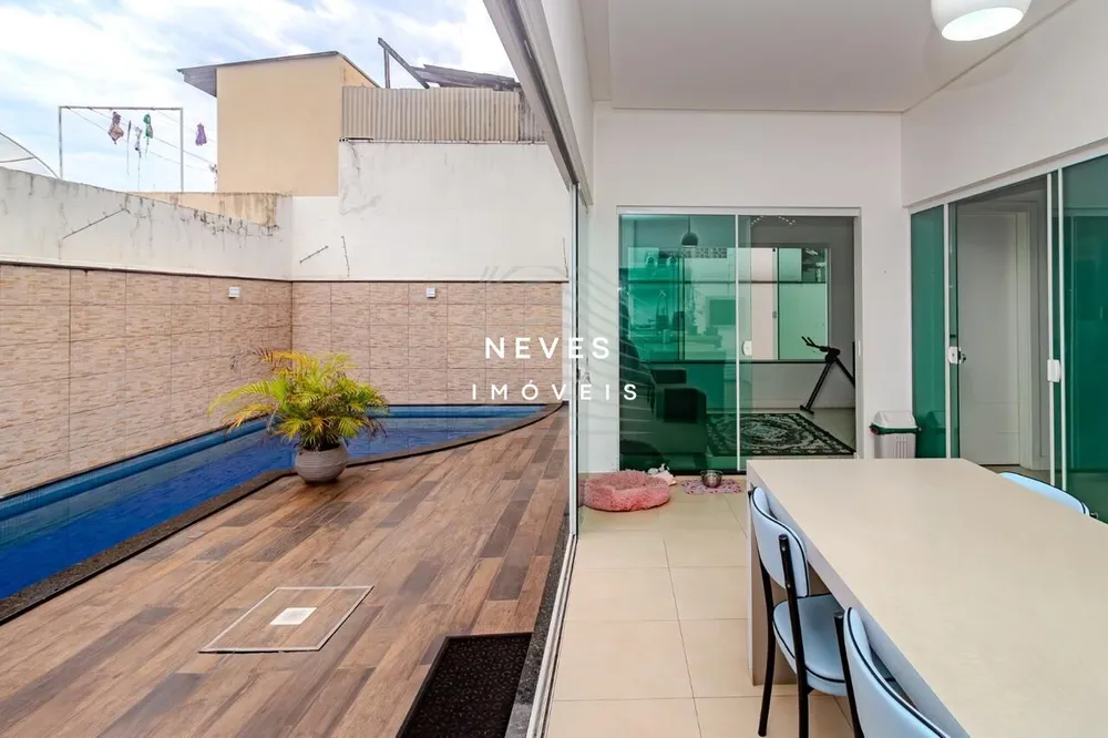 Casa, 4 quartos, 300 m² - Foto 2