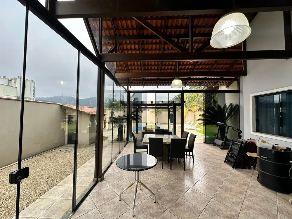 Casa, 3 quartos, 300 m² - Foto 3