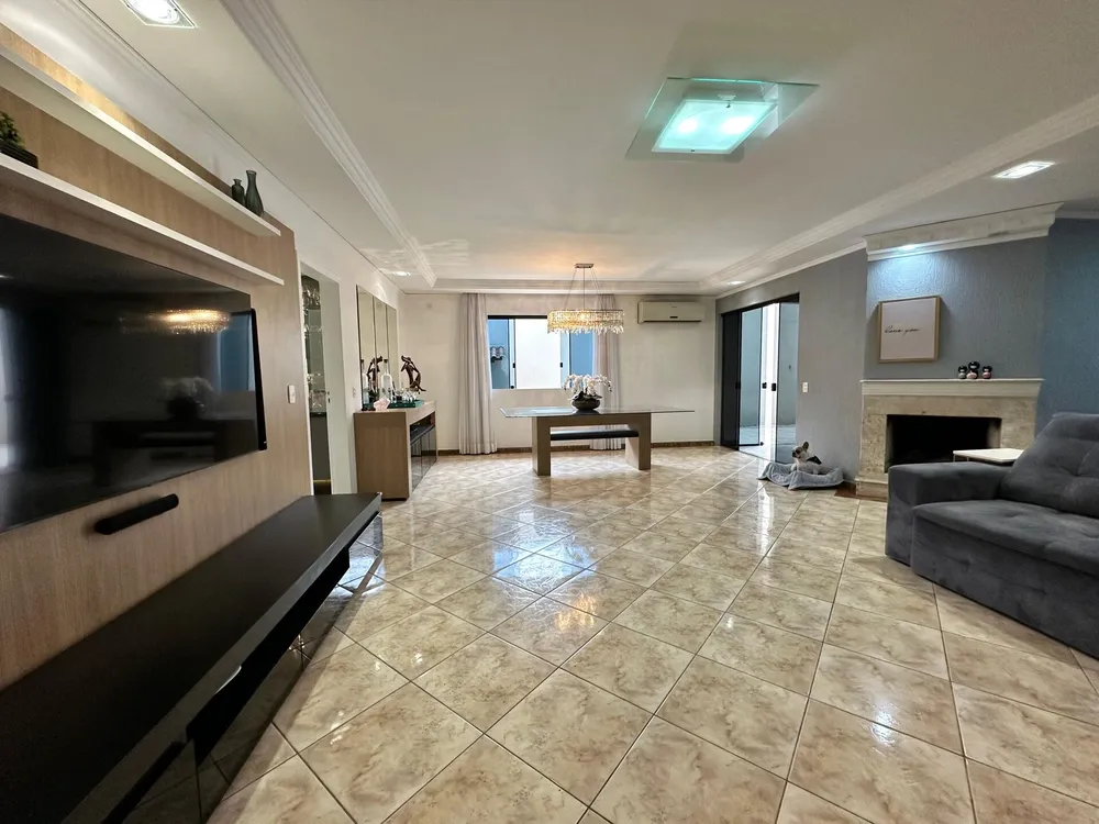 Casa, 3 quartos, 300 m² - Foto 1